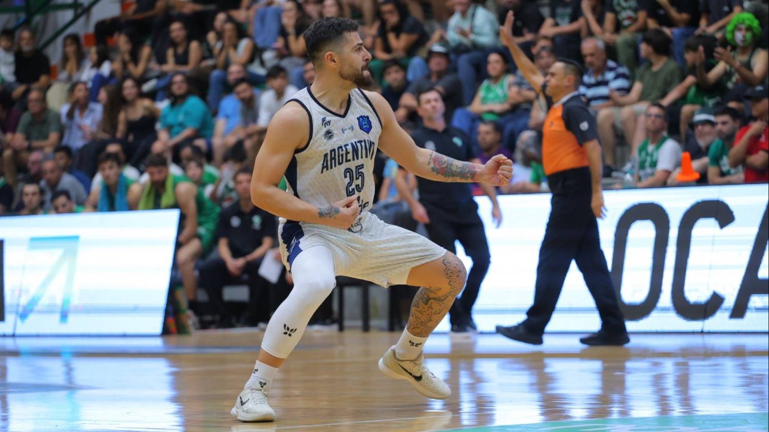 Franco Balbi se puso la capa de superhéroe, dio vuelta el partido y Argentino le ganó a Atenas