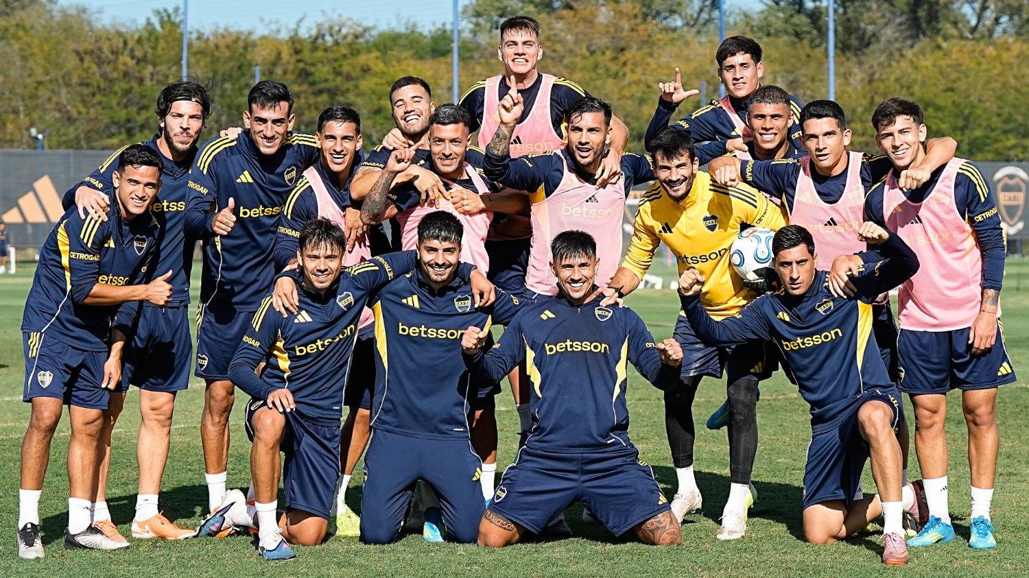 Hora, TV y formaciones: Boca recibe a Huracán en el inicio de los cruces