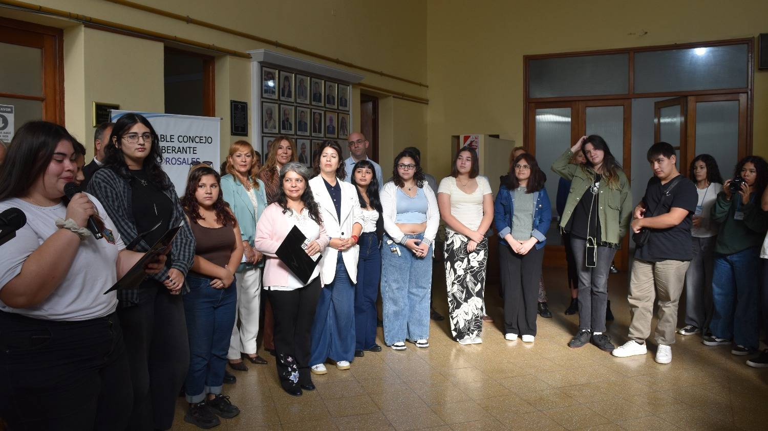 Alumnos y docentes de la Escuela Secundaria 1, reconocidos por el Concejo Deliberante