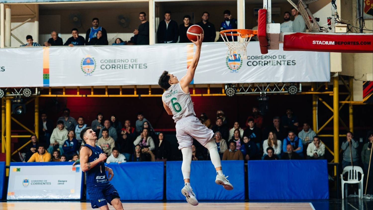 La gran noche de Jano Martínez: hizo 26 puntos y Ferro metió un triunfazo ante Regatas en Corrientes