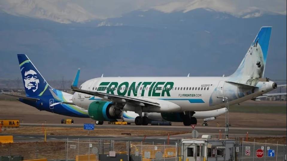 Tragedia en Denver: una persona murió succionada por el motor de un avión
