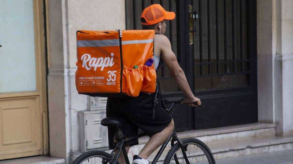Crece el delivery pero el poder de compra, medido en pedidos, cayó 12% en un año
