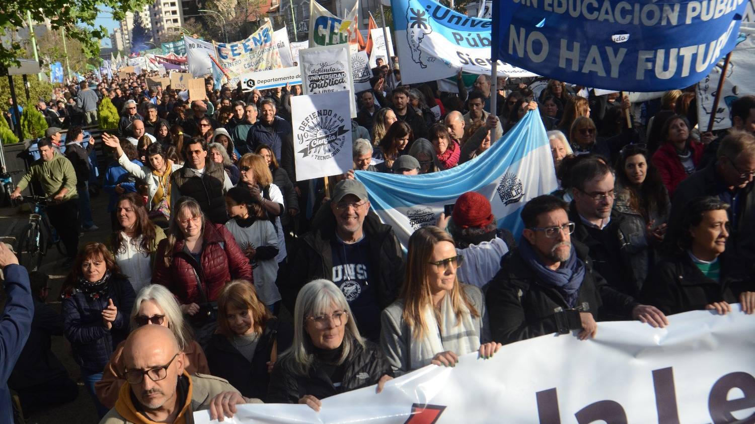 En Bahía Blanca y todo el país vuelven a marchar por la ley de financiamiento universitario