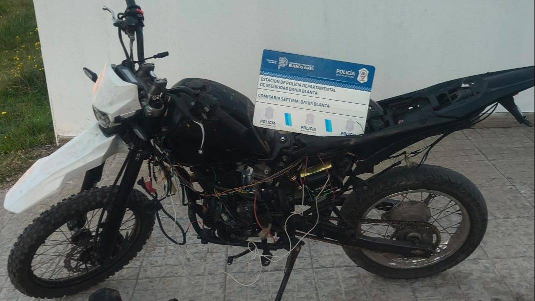 Allanamiento positivo por el hurto de una moto: dos aprehendidos