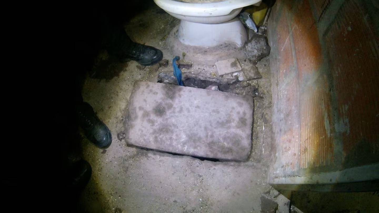Descubrieron un boquete en un pabellón de narcos en una cárcel de Santa Fe: investigan un intento de fuga