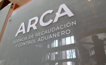 Según ARCA, más de 80.000 personas se sumaron a la propuesta para sacar los "dólares del colchón"