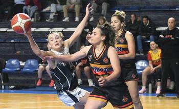 La noche se pintó tricolor en la LBB Oro Femenino