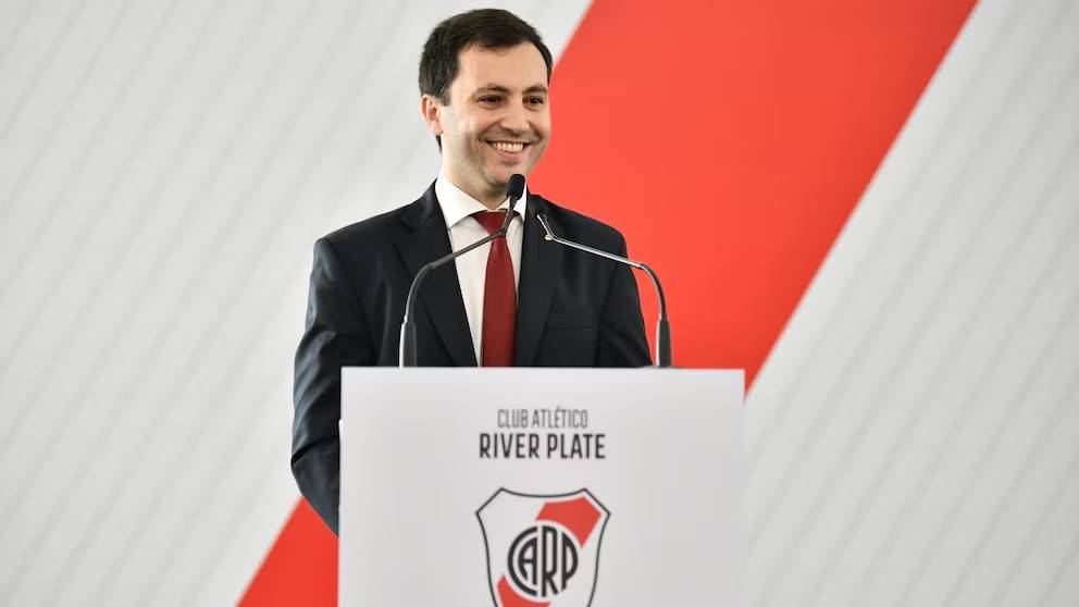 El presidente de River juega su partido ante Central: “Somos 15 millones con la guardia alta”