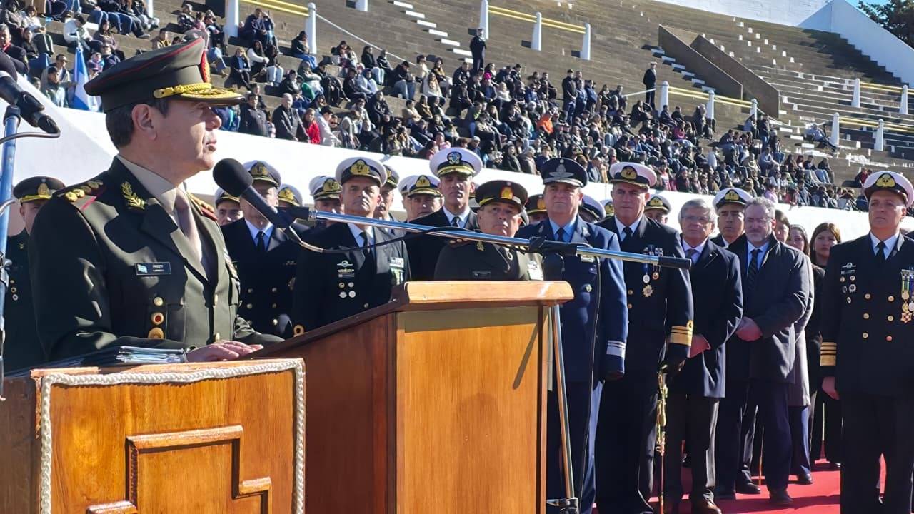 "Argentina necesita una Armada moderna”, dijo el ministro de Defensa en Puerto Belgrano