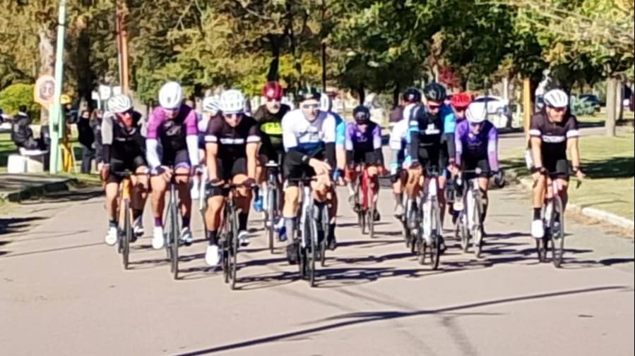 Ciclismo: Daniel Espinoza sumó su segundo éxito en la temporada