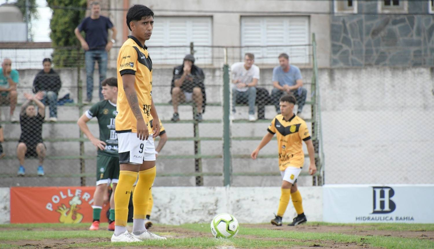 Nahuel Colmenares, el goleador de Olimpo que festeja a lo Julián Alvarez por un pedido muy especial