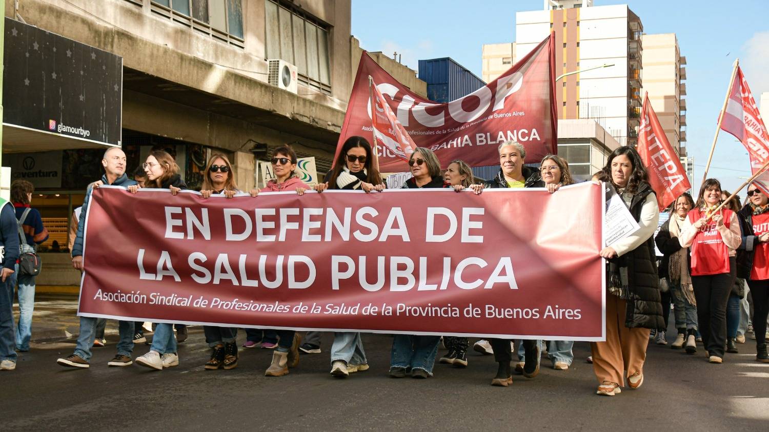 La Marcha Federal por la Salud se replicó este mediodía en Bahía Blanca