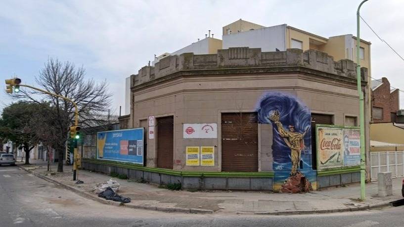 Casonas que se van, murales que se despiden