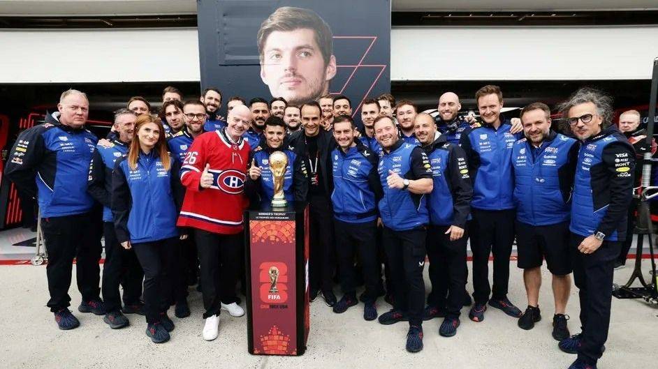 El presidente de la FIFA llevó el trofeo de la Copa del Mundo al Gran Premio de Canadá