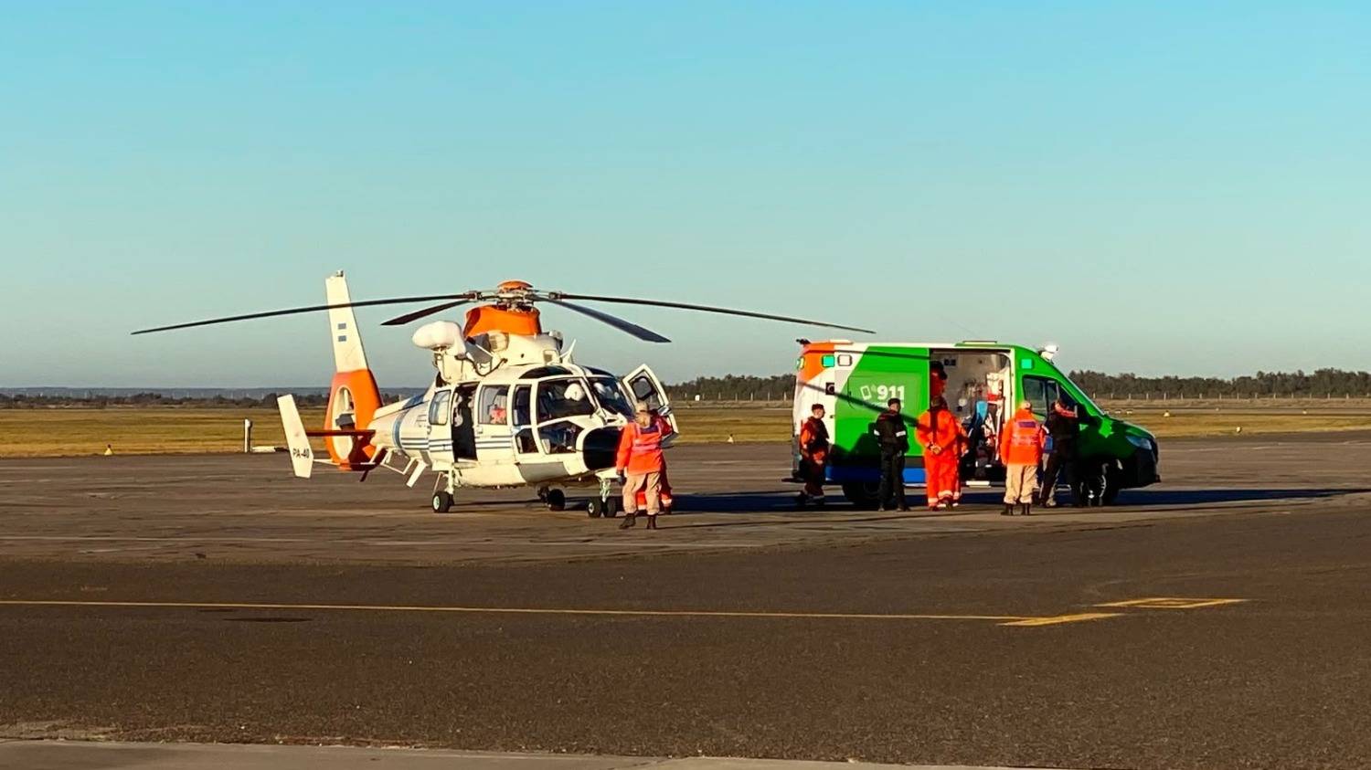 Viedma: Prefectura realizó una aeroevacuación de emergencia en pleno Día de la Patria