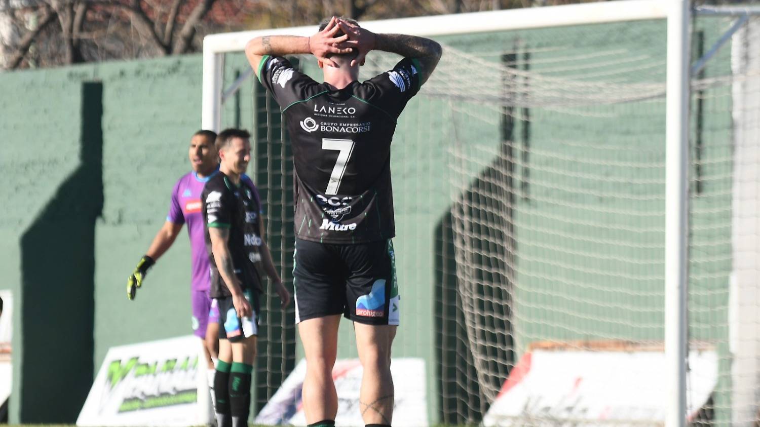 Villa Mitre fue de más a menos y sumó otro 0 a 0 en El Fortín