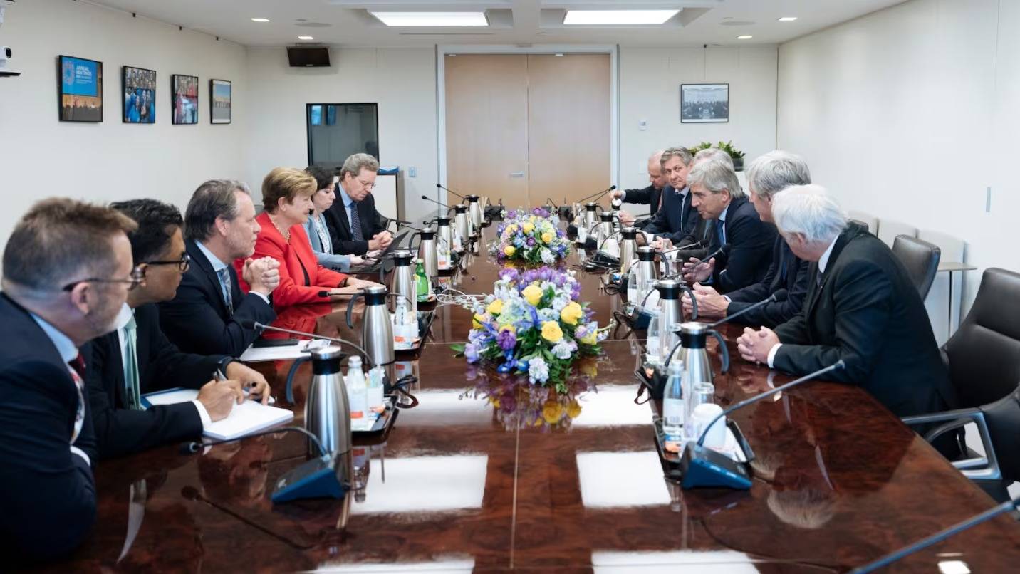 El FMI le pidió al Gobierno que flexibilice más el cepo al dólar: por qué y qué condiciones deben darse