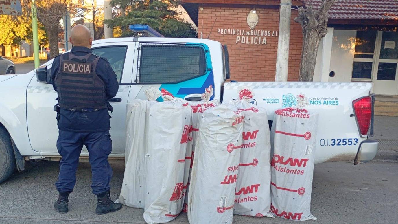Robaron materiales de un depósito y fueron aprehendidos