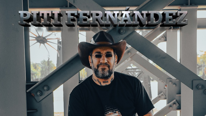 Piti Fernández continúa recorriendo el país con una propuesta íntima y rockera