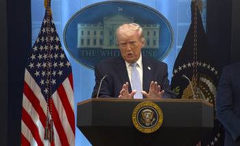 Trump analiza un borrador de acuerdo con Irán para lograr una tregua en Medio Oriente