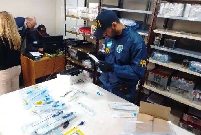 Desarticulan una banda con conexión en Bahía que vendía ilegalmente insumos médicos