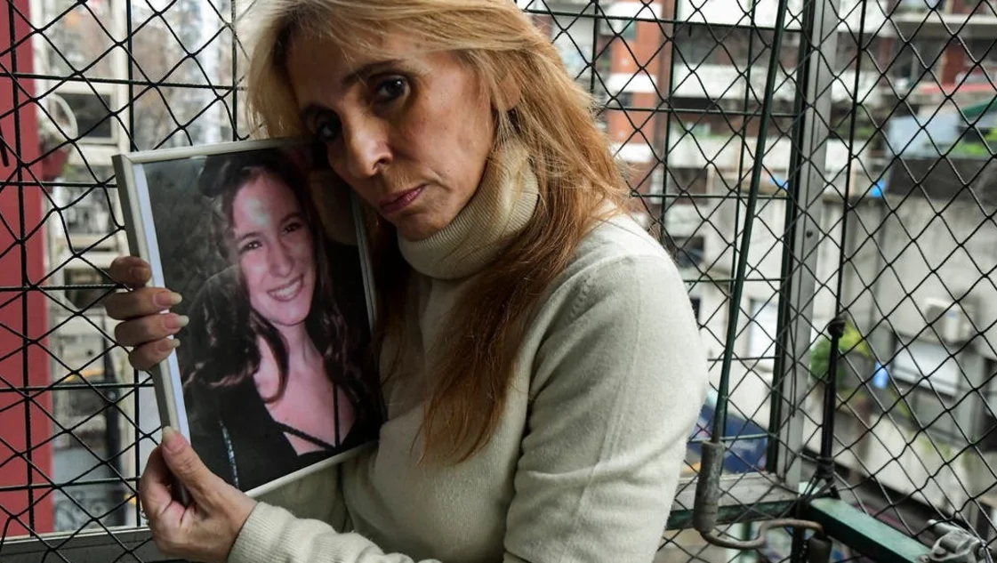 A 7 años del femicidio de Ángeles Rawson, su madre la recuerda con un emotivo mensaje en Facebook A 7 años del femicidio de Ángeles Rawson, su madre la recuerda con un emotivo mensaje en Facebook