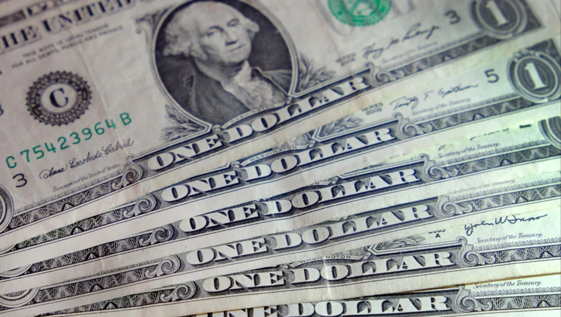 Un clásico preelectoral: el dólar sube menos que los precios Un clásico preelectoral: el dólar sube menos que los precios
