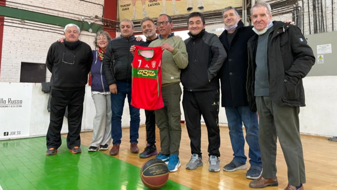 Visita inesperada y cargada de emotividad en Alem: “¿Sos Cirilo García?”