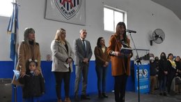 Una funcionaria bonaerense usó el lenguaje inclusivo en un acto escolar y la abuchearon