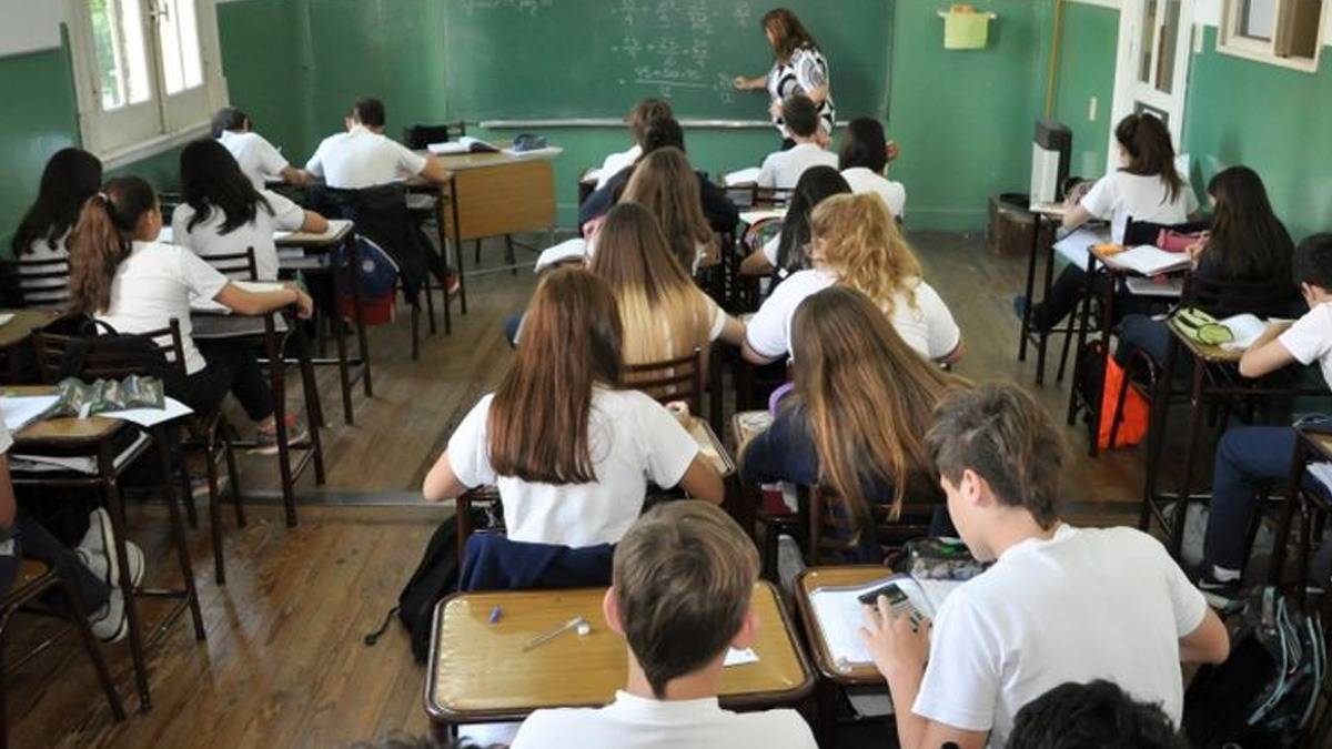 Cambios en la secundaria bonaerense: desde 2025 ya no se repetirá un año completo sino por materia - La Nueva