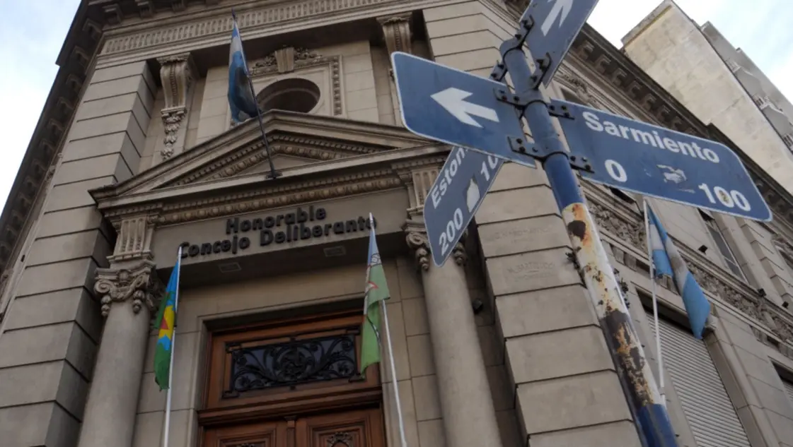 Bahía Blanca. El oficialismo negocia un aumento de tasas y la habilitación a Uber se enfría