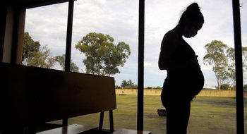 El cambio en la maternidad: ¿por qué nacen menos bebés en Bahía?