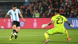 Con gol de Julián Álvarez y el regreso de Messi, Argentina venció a Chile por 1 a 0