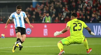 Con gol de Julián Álvarez y el regreso de Messi, Argentina venció a Chile por 1 a 0