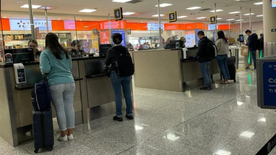 Ecuador comenzará a pedir visas de tránsito a ciudadanos de 45 países Ecuador comenzará a pedir visas de tránsito a ciudadanos de 45 países