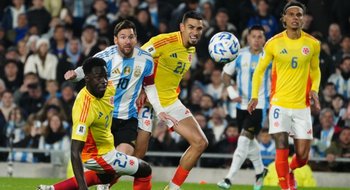 Primer tiempo: con Messi de arranque, Argentina pierde 1-0 ante Colombia