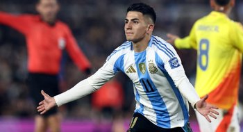 Con uno menos y aunque empezó perdiendo, Argentina empató 1-1 ante Colombia