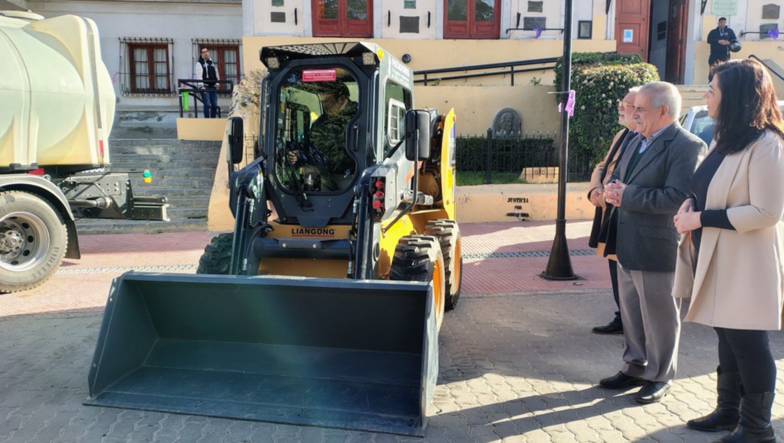 Patagones: nueva inversión en maquinarias para el mantenimiento de calles y caminos del distrito Patagones: nueva inversión en maquinarias para el mantenimiento de calles y caminos del distrito
