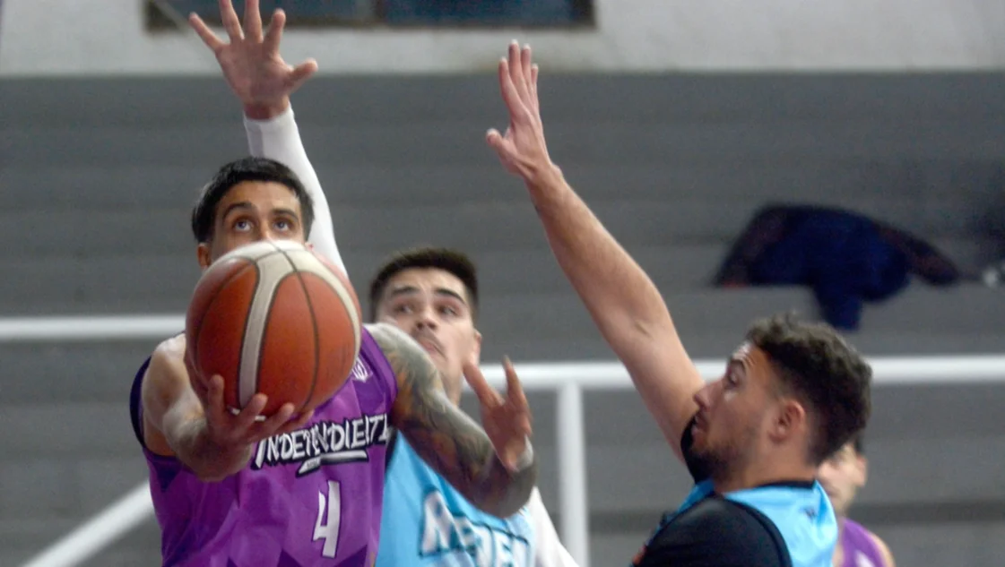 Barrio Hospital se quedó con el número 1, a falta de dos fechas del final de la fase regular Barrio Hospital se quedó con el número 1, a falta de dos fechas del final de la fase regular