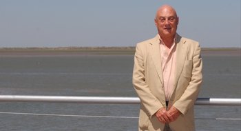 A los 82 años se recibe de Licenciado en Turismo y se convierte en el graduado de mayor edad de la UNS