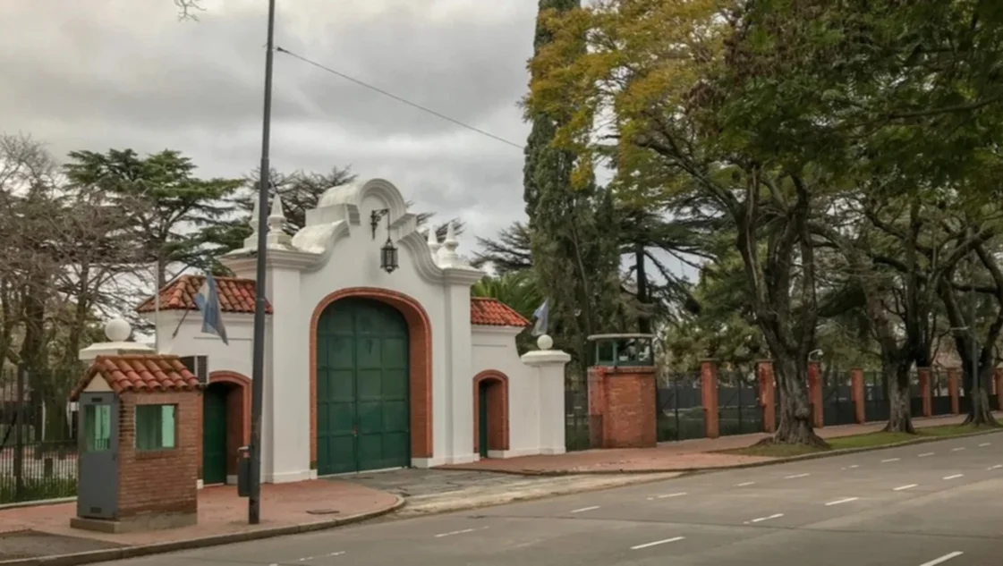 Amenaza de bomba en la Quinta de Olivos. la Policía confirmó que no hallaron explosivos Amenaza de bomba en la Quinta de Olivos. la Policía confirmó que no hallaron explosivos