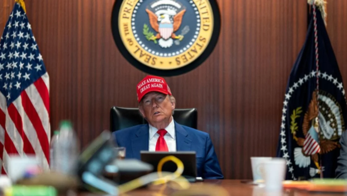 Trump anunció sorpresivamente un "completo y total" alto el fuego entre Israel e Irán Trump anunció sorpresivamente un "completo y total" alto el fuego entre Israel e Irán