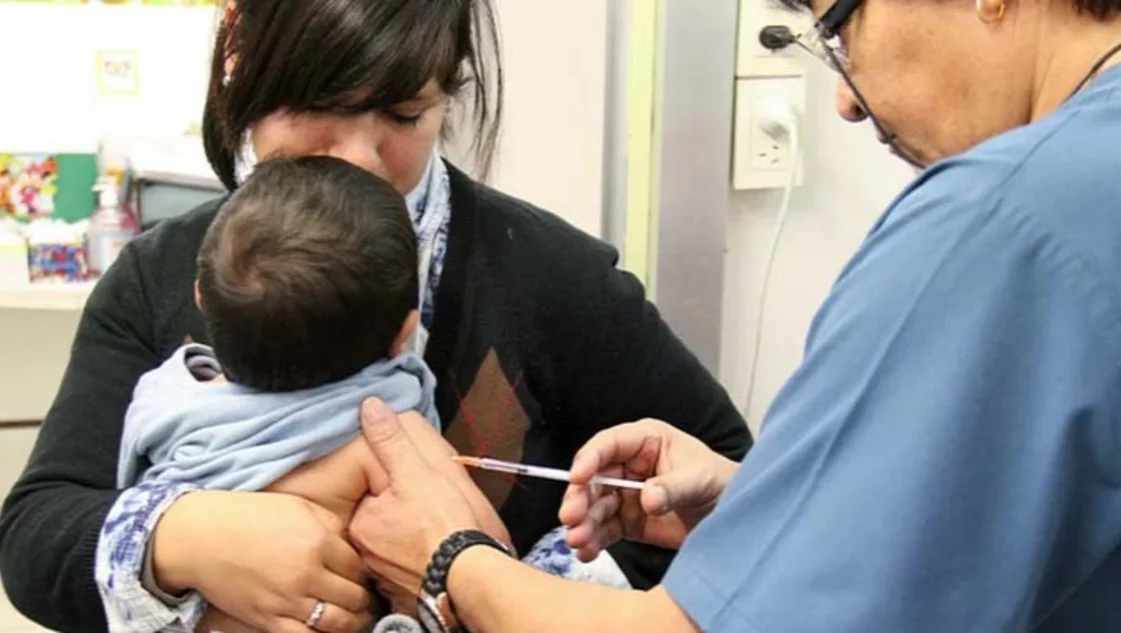 Bolivia declara la emergencia sanitaria nacional por el brote de sarampión Bolivia declara la emergencia sanitaria nacional por el brote de sarampión