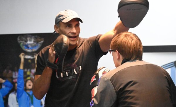 ¡Deporte en las calles! Karate, Kickboxing y Boxeo se expanden en las escuelas municipales de Buenos Aires