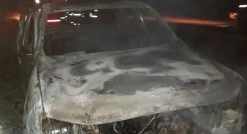 Una camioneta se incendió en un tramo de la ruta 51