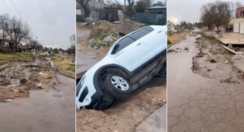 Milagro en Villa Buenos Aires: un auto cayó en un cráter en plena calle