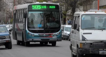 Seis líneas de colectivos modificarán sus recorridos este lunes por un corte en el macrocentro
