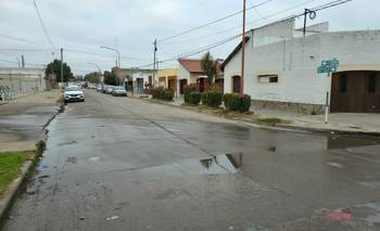 Denuncian pérdidas de agua potable desde hace meses