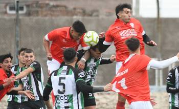 Apertura liguista: Huracán y Villa Mitre empataron sin goles en el cierre de la fecha 10
