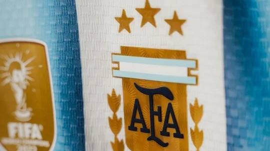 Se confirmaron las camisetas que vestirá la Selección argentina en la fase de grupos del Mundial 2026